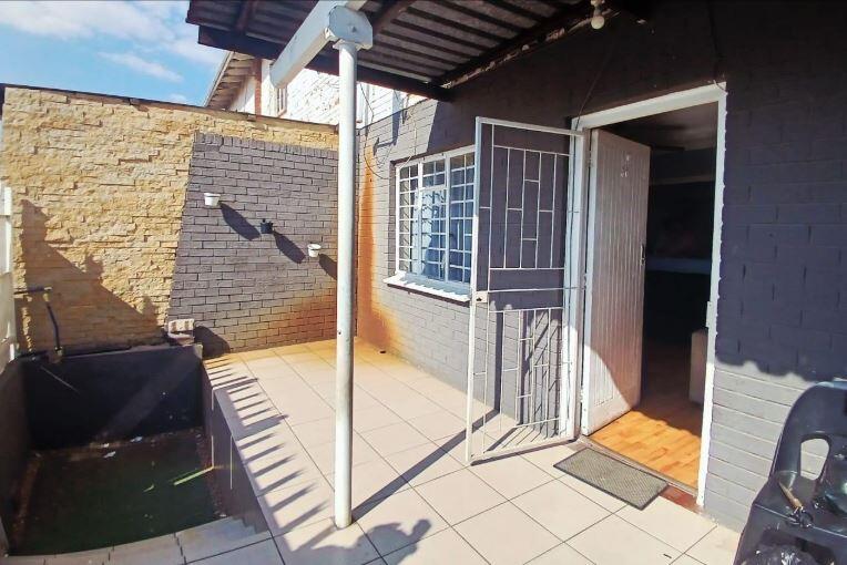 3 Bedroom Duplex in South Hills