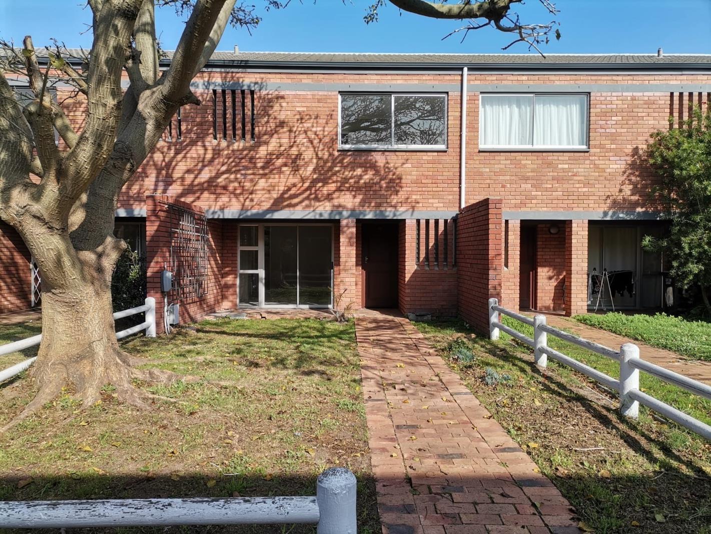 3 Bedroom Townhouse in Milnerton Central