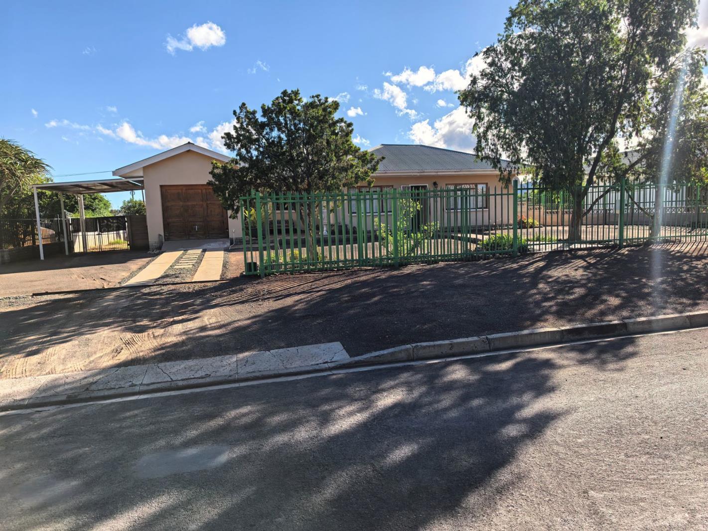 3 Bedroom House in Hospital Hill