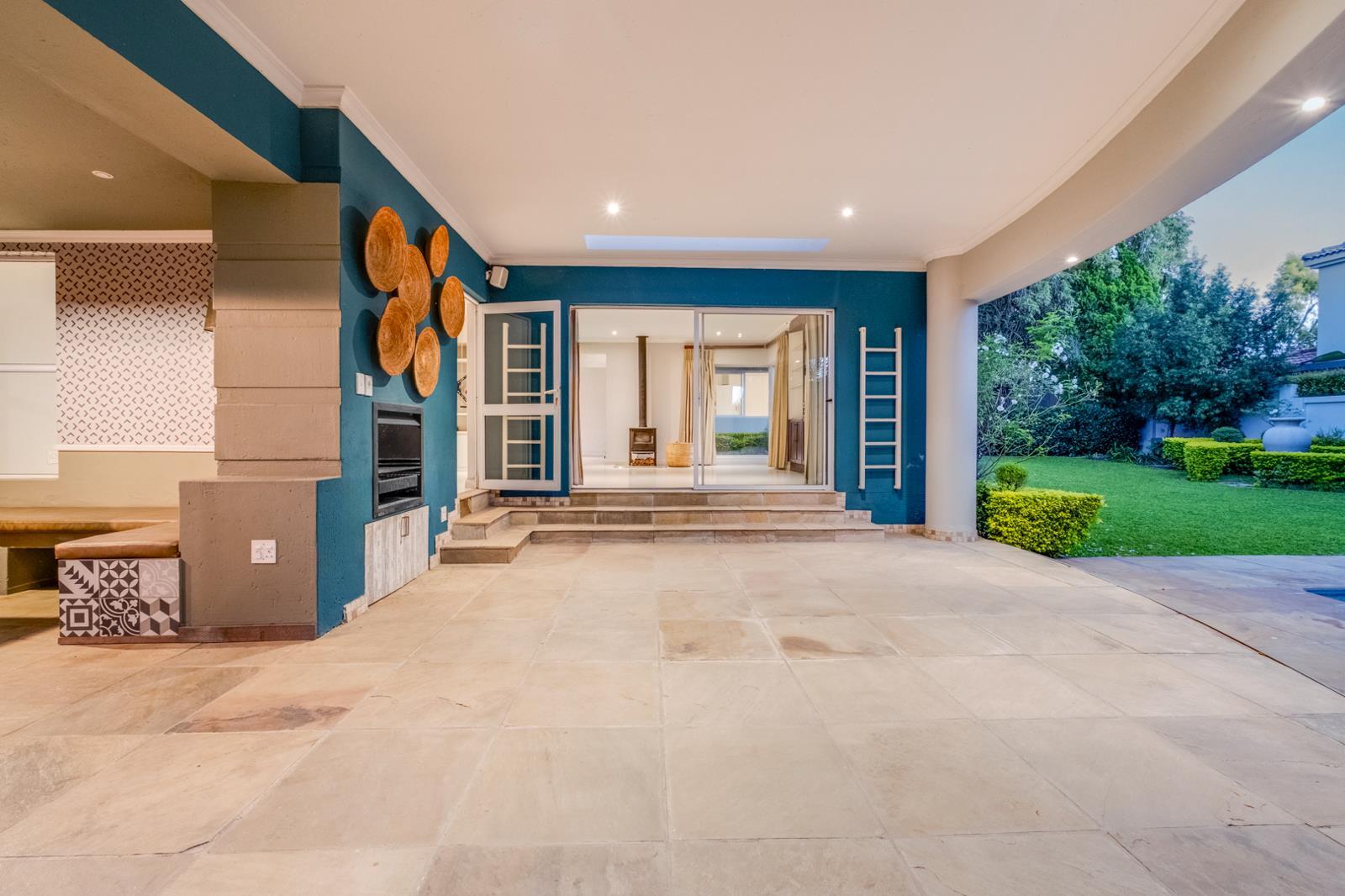 6 Bedroom House in Dainfern Golf Estate