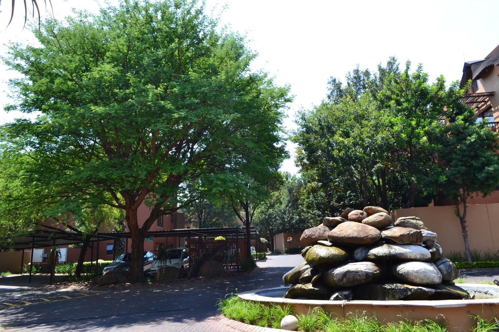 1 Bedroom Apartment in Douglasdale