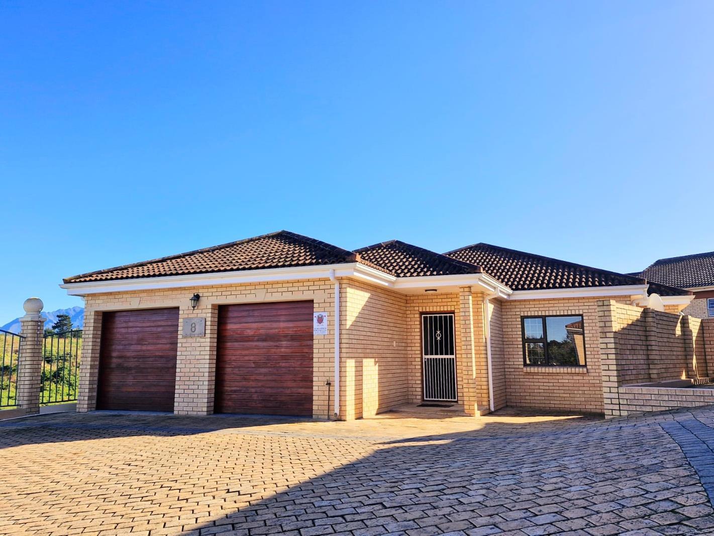 3 Bedroom Townhouse in Dormehlsdrift