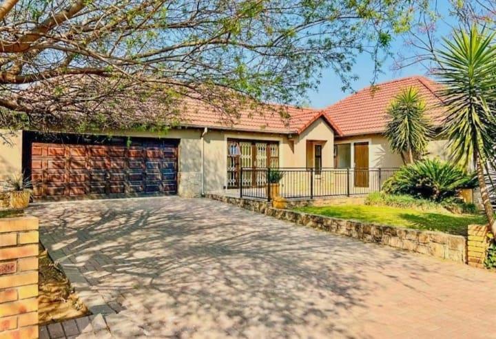 4 Bedroom House in Greenstone Hill