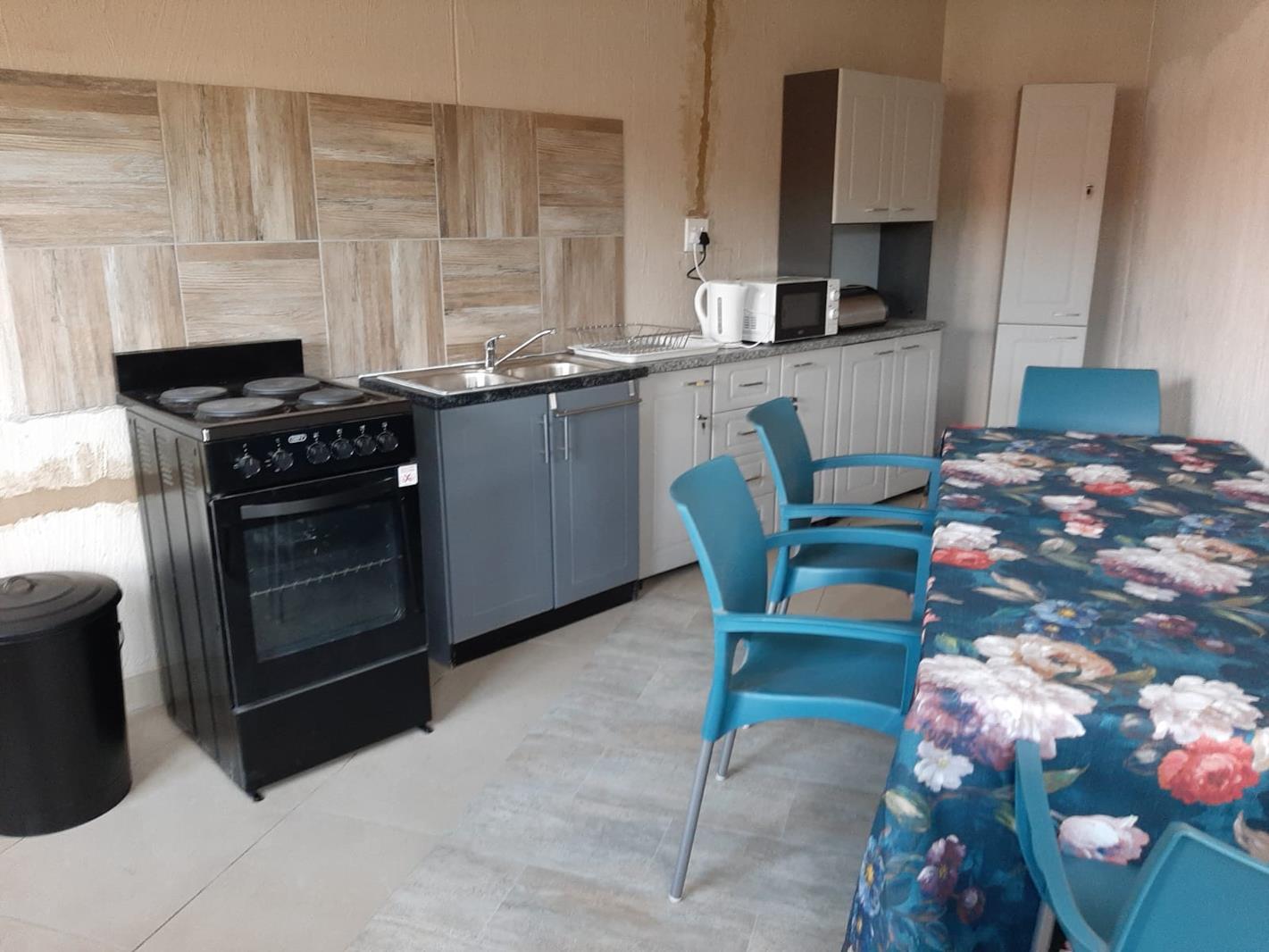 2 Bedroom Garden Cottage in Boskruin