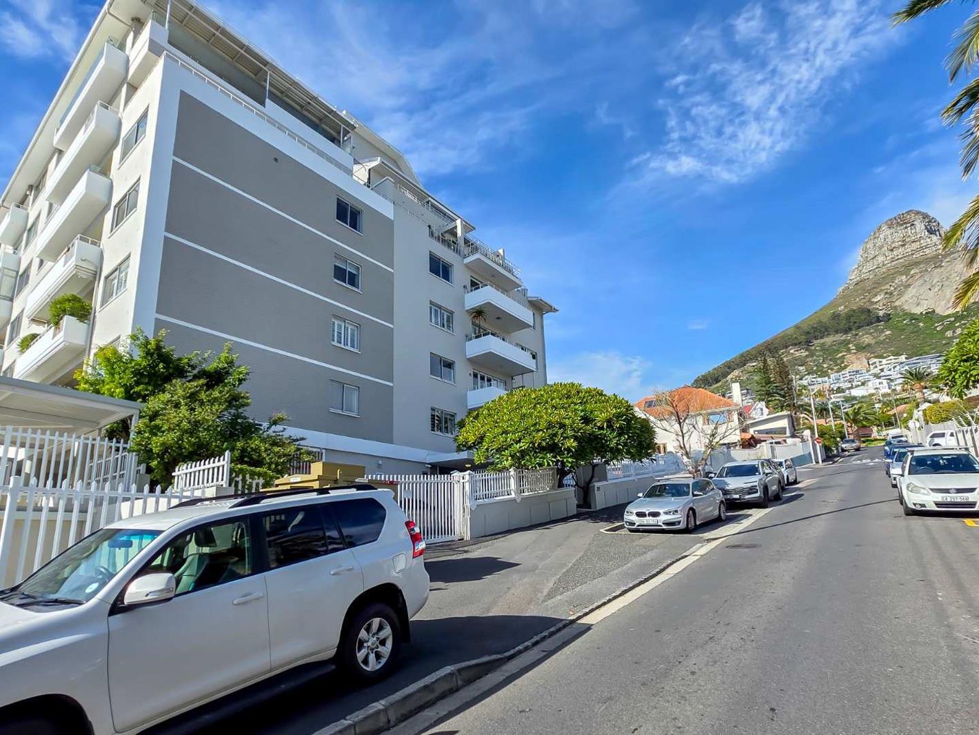 2 Bedroom Apartment in Bantry Bay