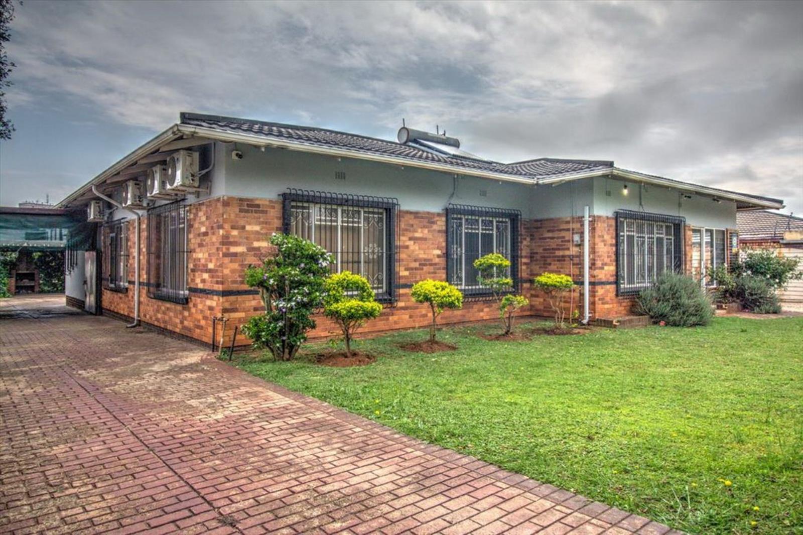 9 Bedroom House in Kempton Park Central