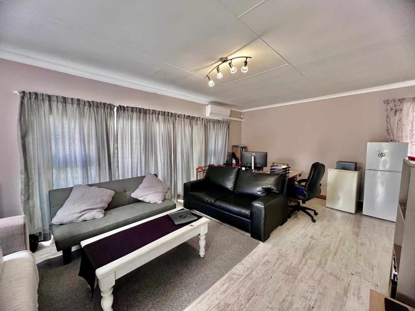 Studio apartment in Waterkloof