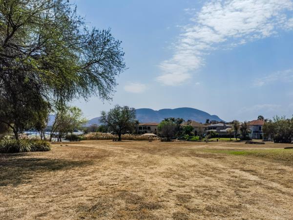 674 m² Land available in Westlake Estate