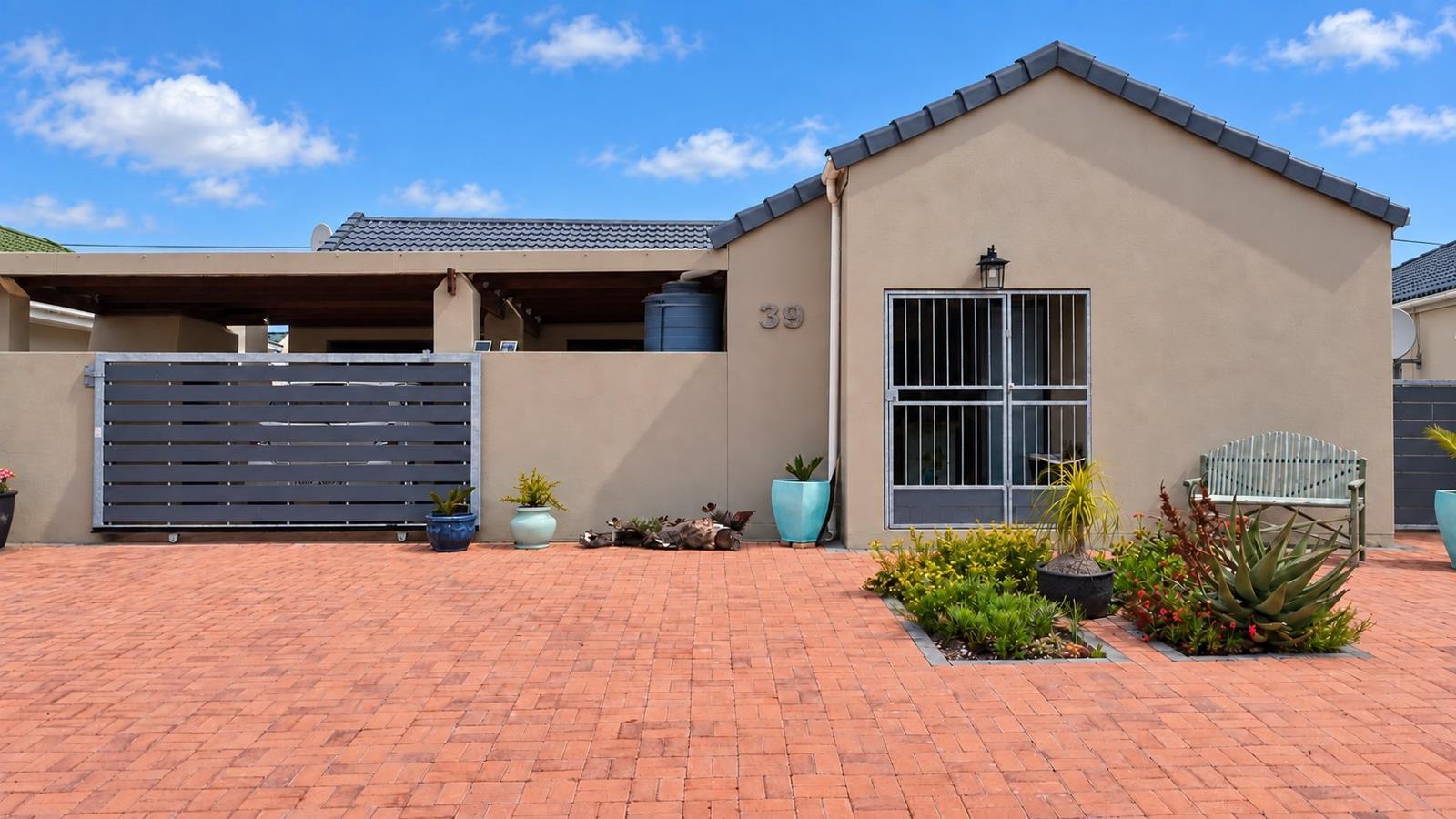3 Bedroom House in Stilbaai Wes