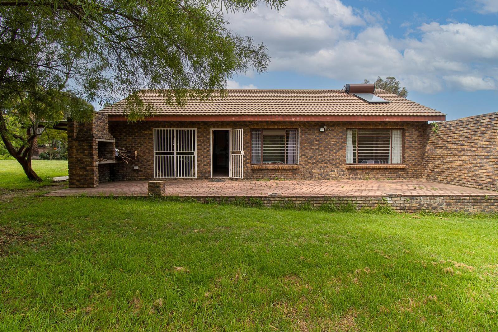3 Bedroom Garden Cottage in President Park