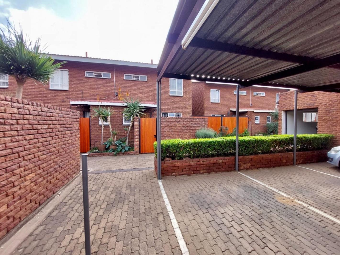 2 Bedroom Duplex in Waverley