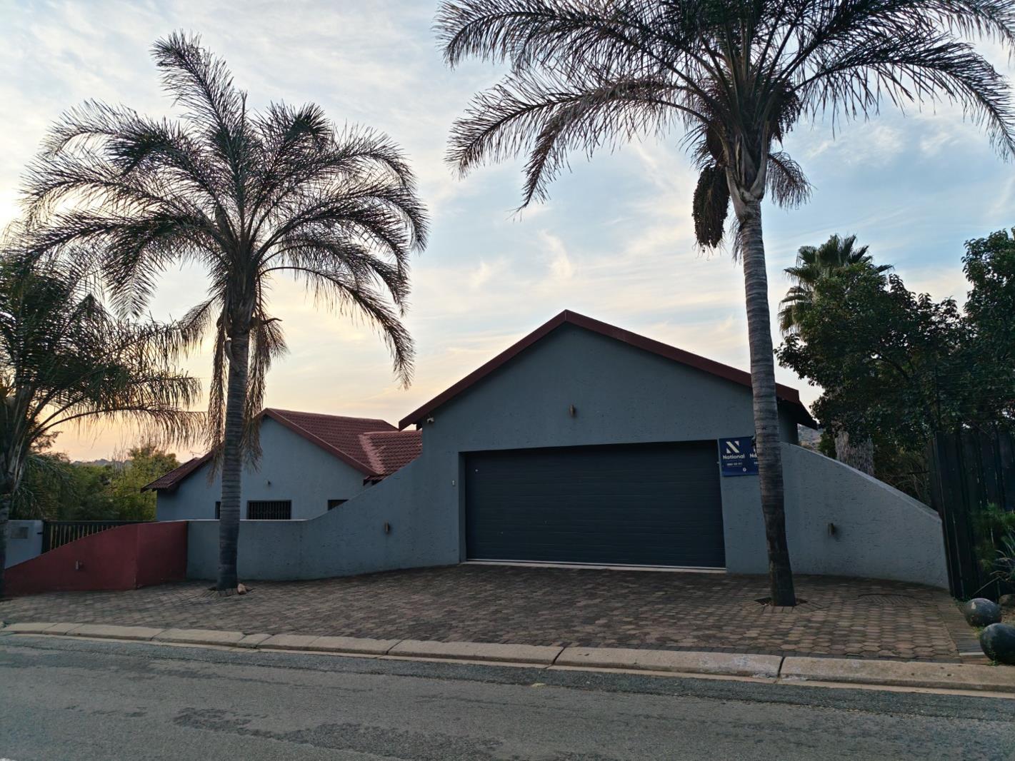 6 Bedroom House in Glenvista