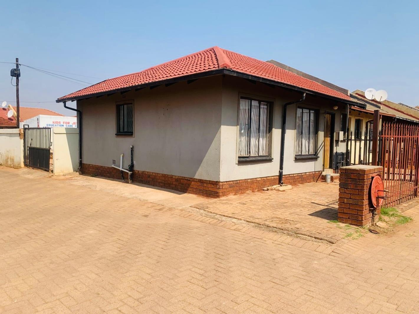 3 Bedroom House in Protea Glen