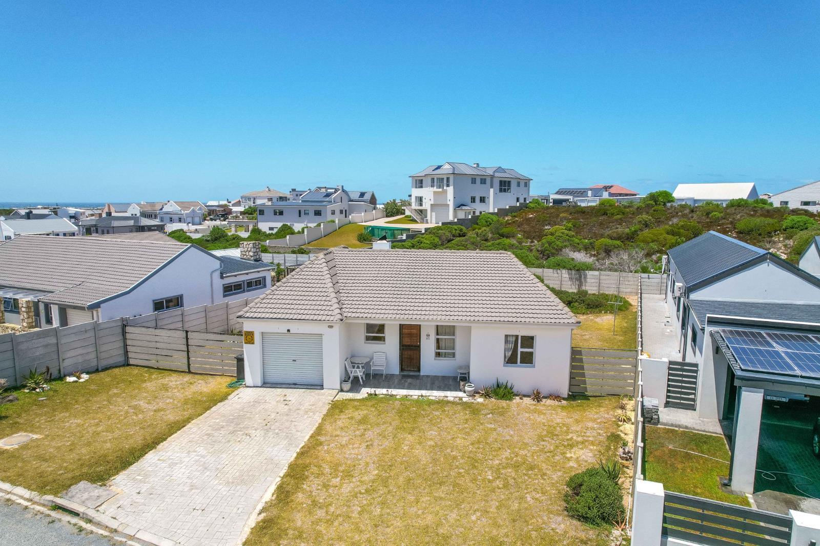 3 Bedroom House in Struisbaai
