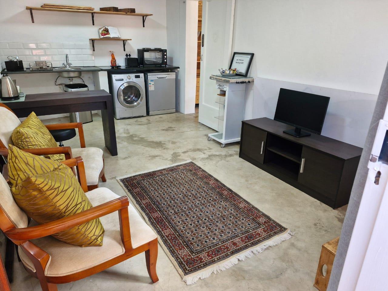 1 Bedroom Garden Cottage in Westdene