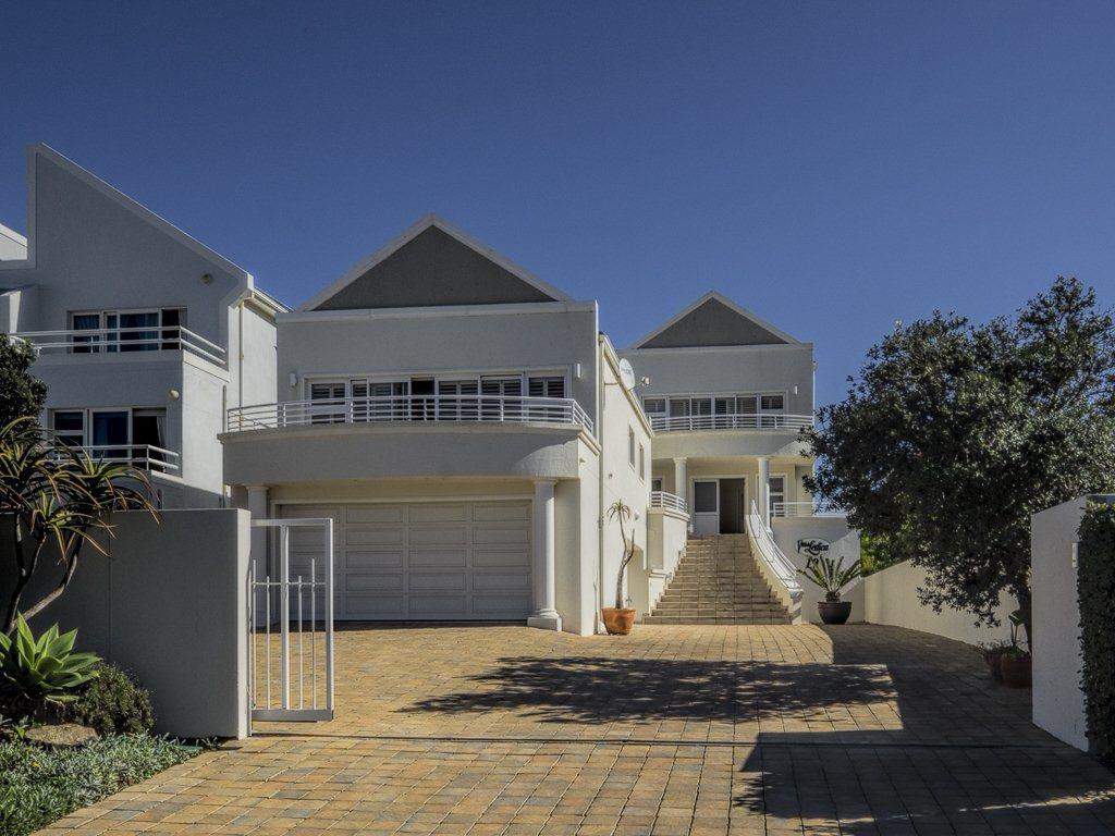 5 Bedroom House in Royal Alfred Marina