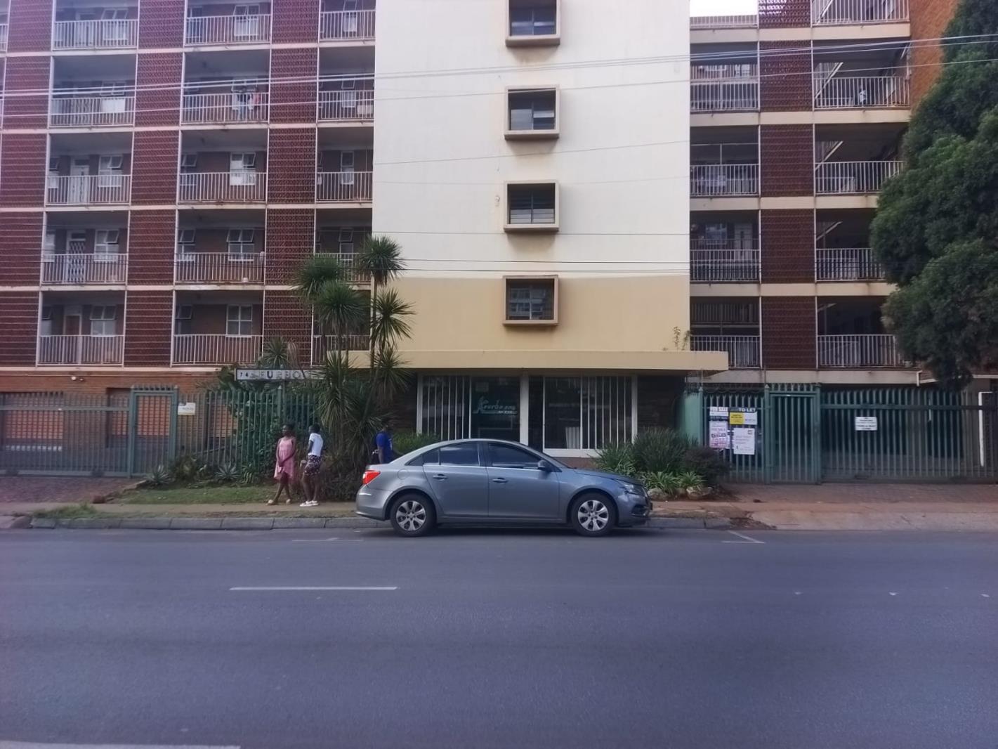 1.5 Bedroom Apartment in Arcadia