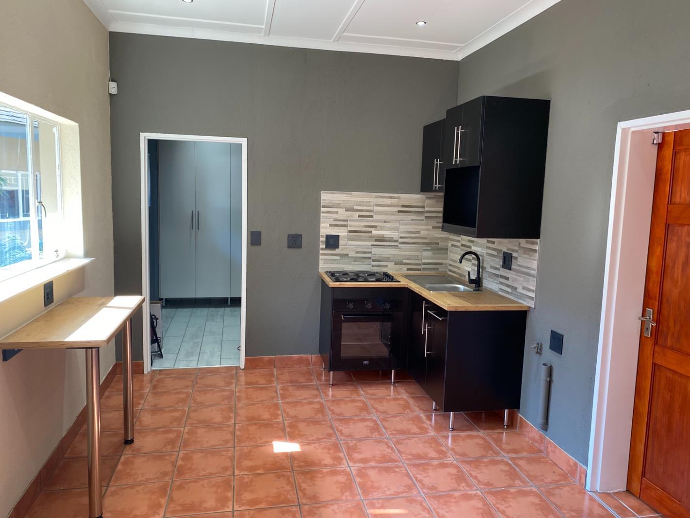 1 Bedroom Garden Cottage in White River