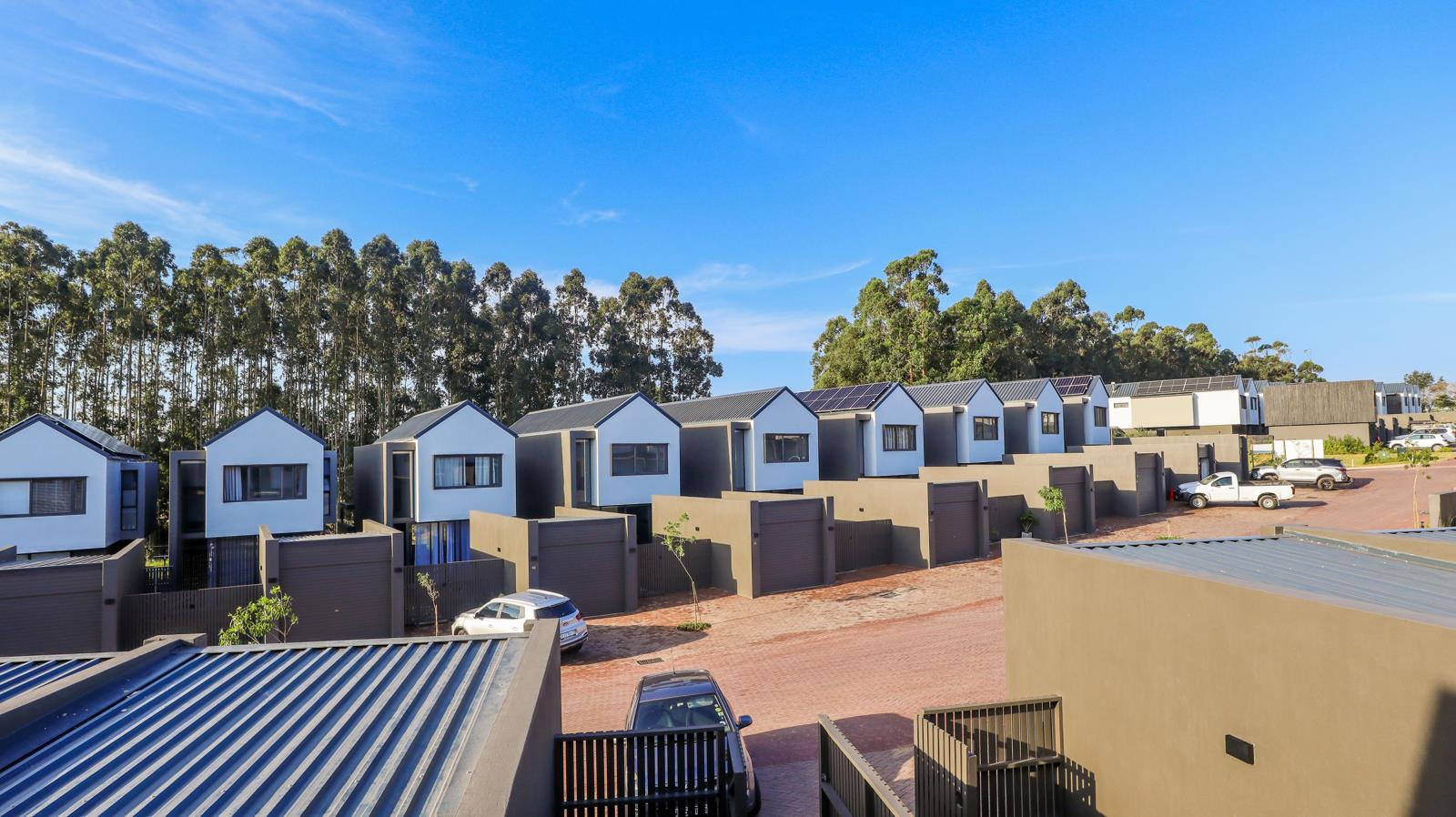 3 Bedroom Townhouse in Sheffield Beach
