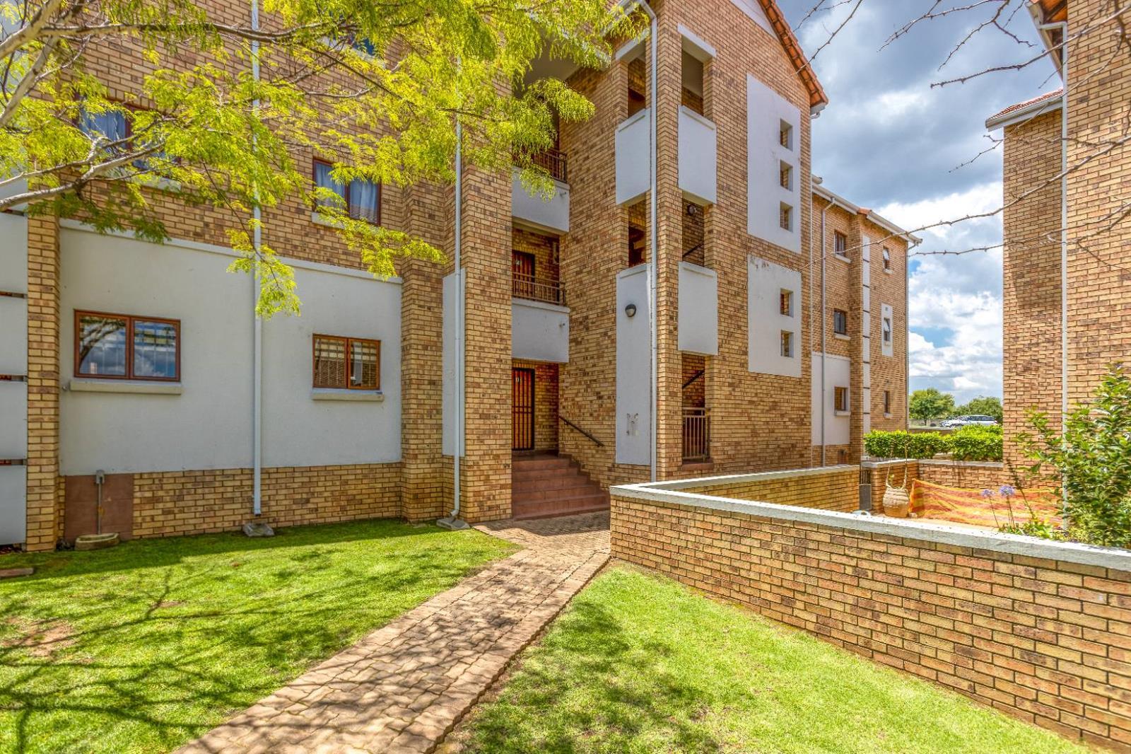2 Bedroom Apartment in Randpark Ridge