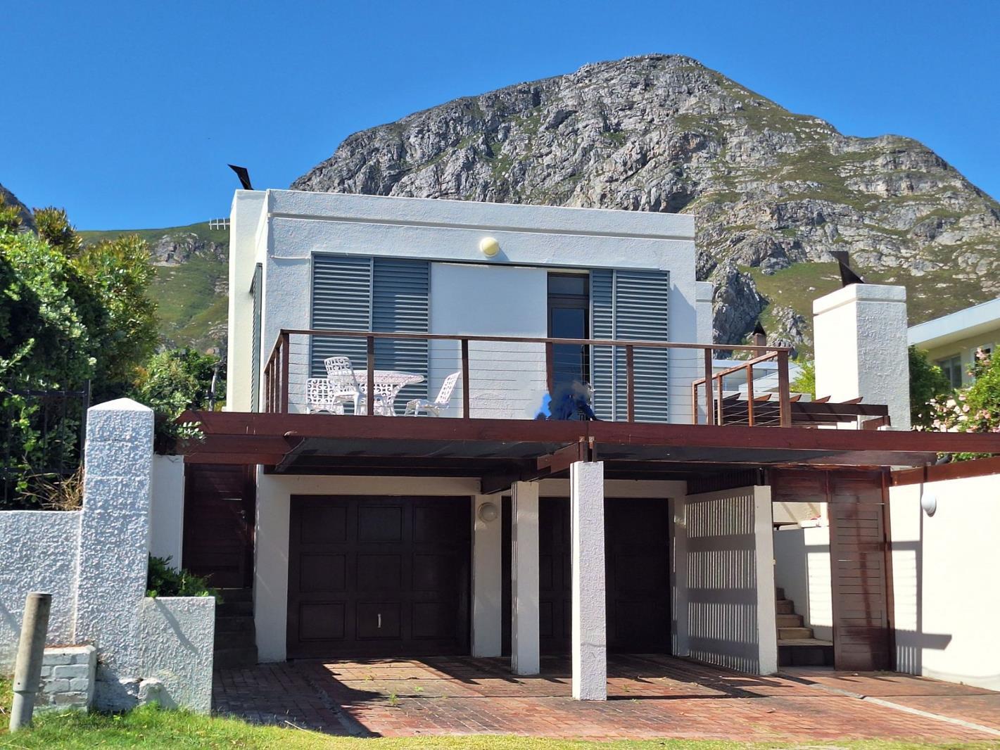 3 Bedroom House in Voelklip