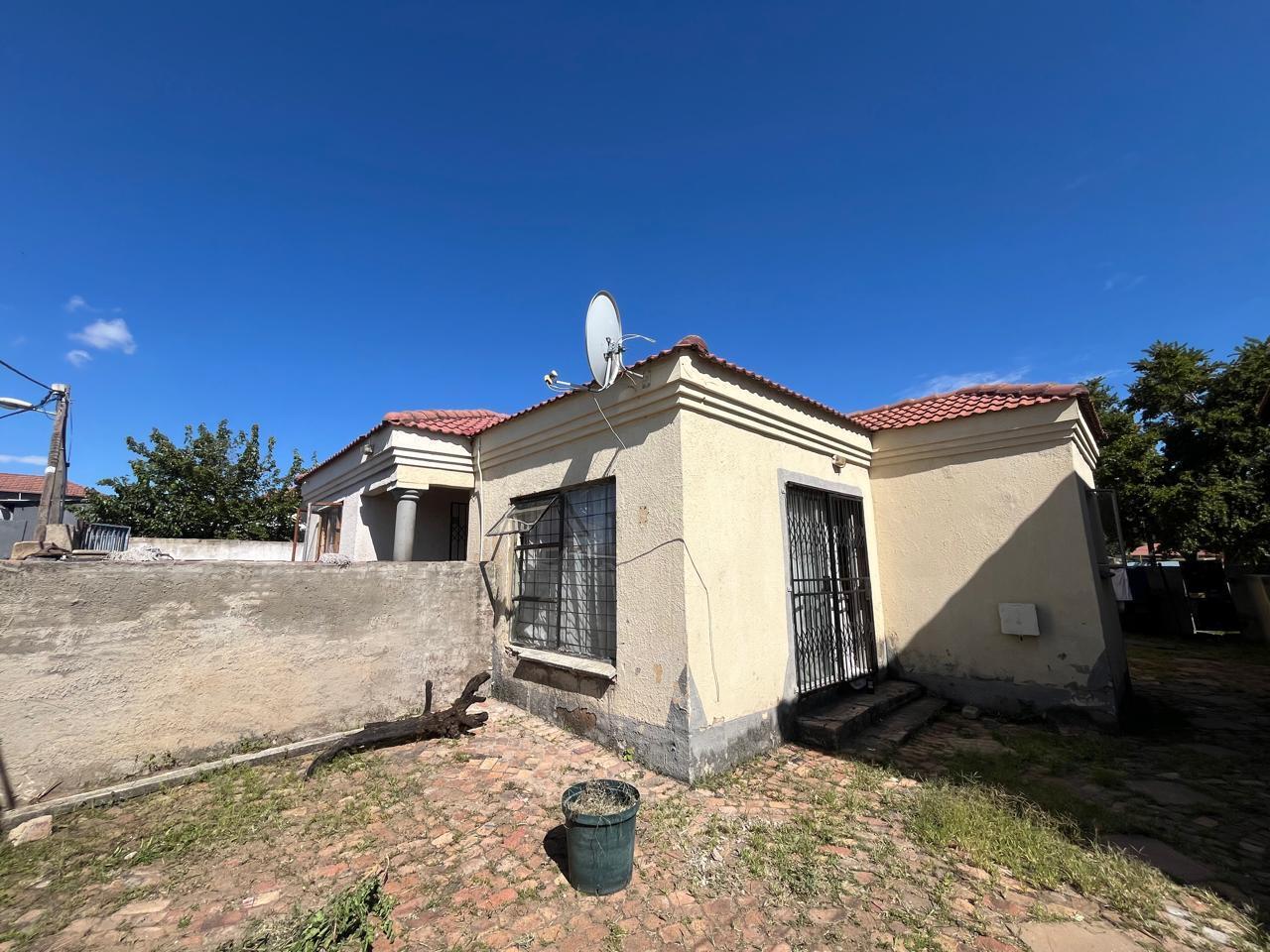 7 Bedroom House in Cosmo City