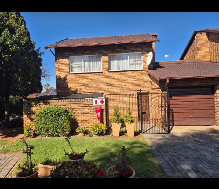3 Bedroom Duplex in Birchleigh