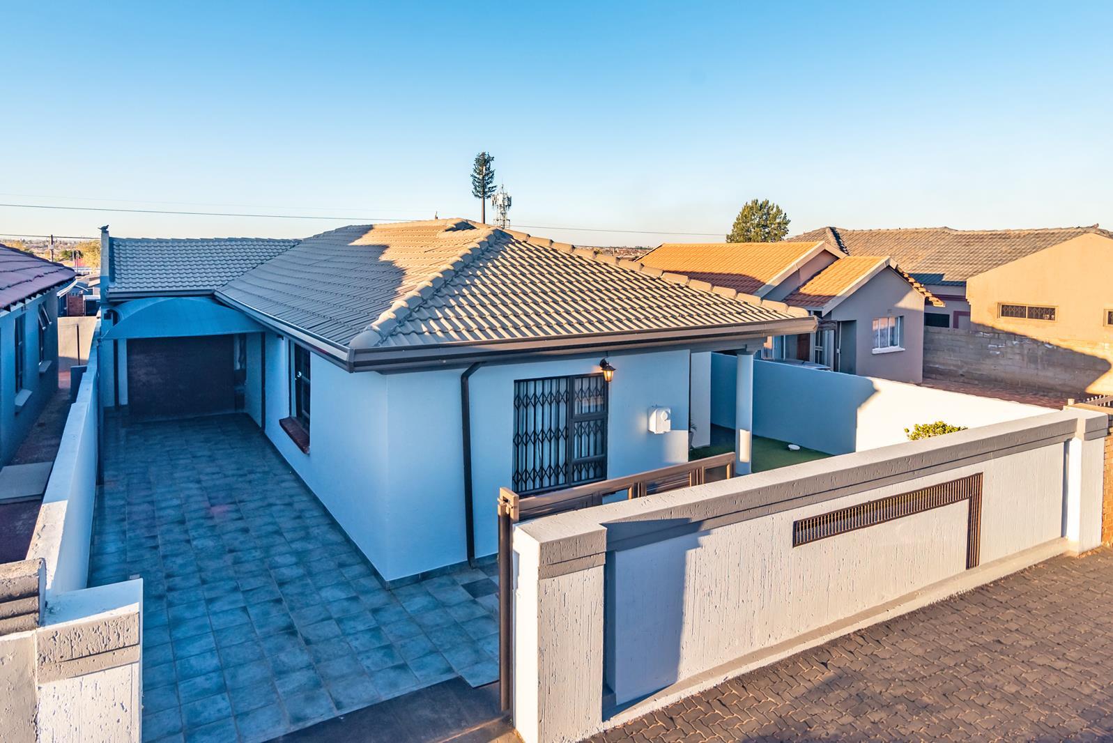 3 Bedroom House in Protea Glen