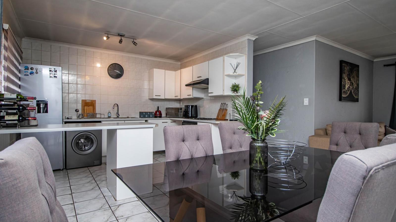 2 Bedroom Apartment in Edenglen