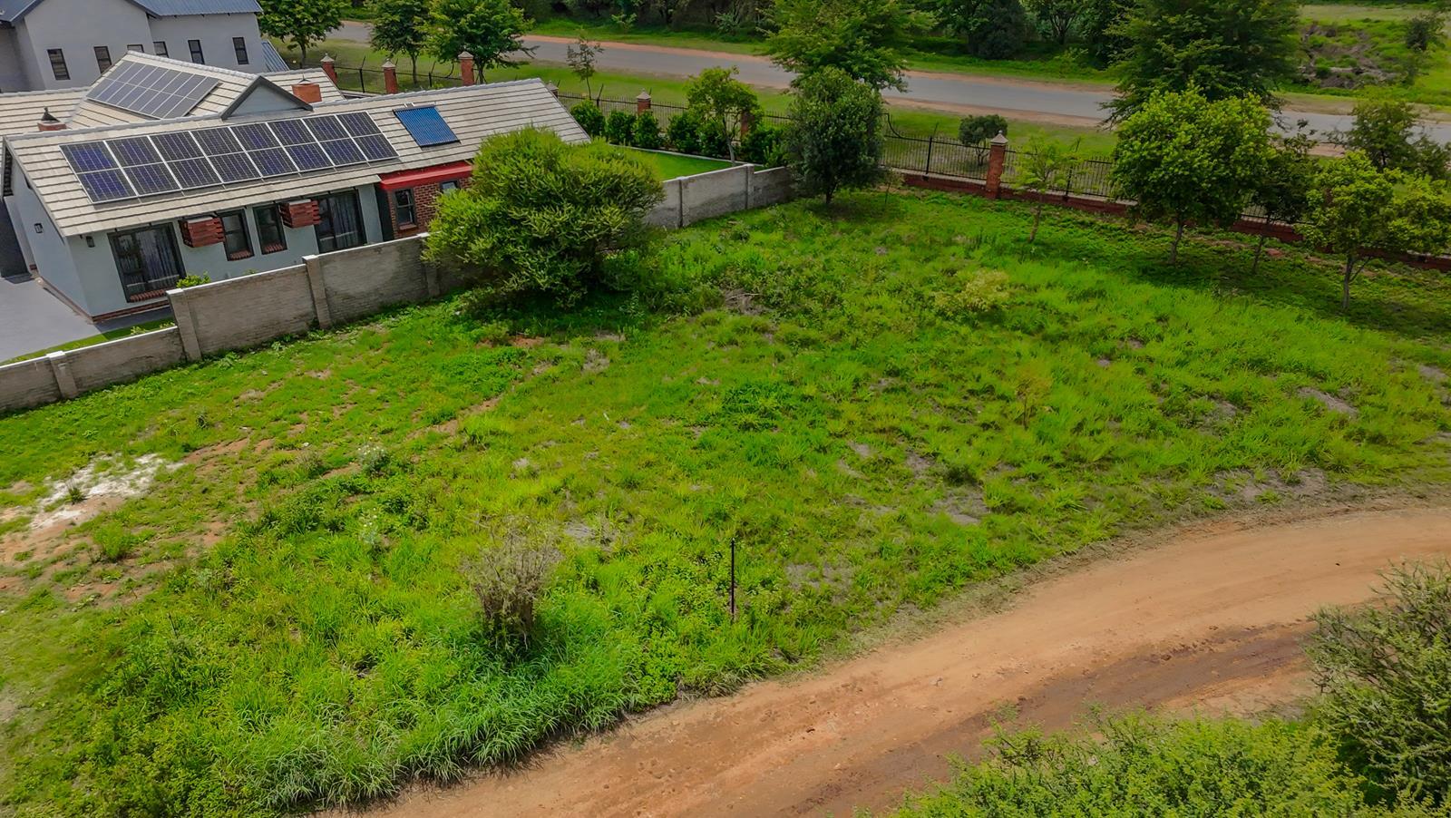 807 m² Land available in Meerhof
