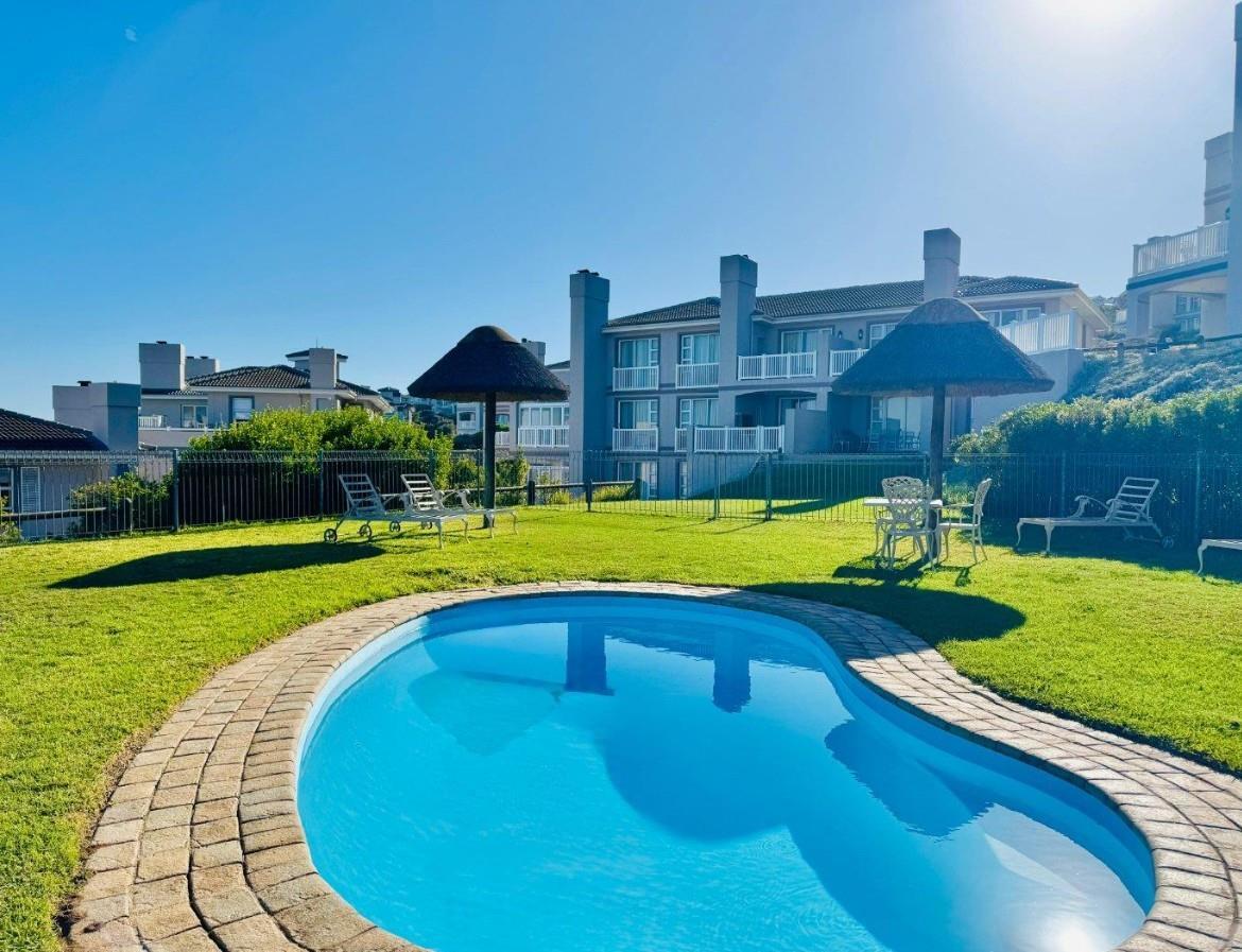 2 Bedroom Townhouse in Pinnacle Point Golf Estate