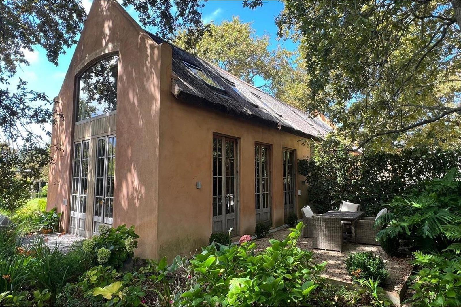 2 Bedroom Garden Cottage in Constantia