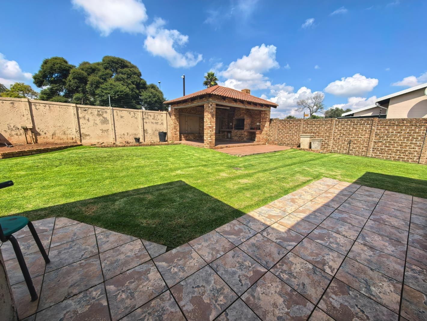 2 Bedroom Townhouse in Klippoortjie
