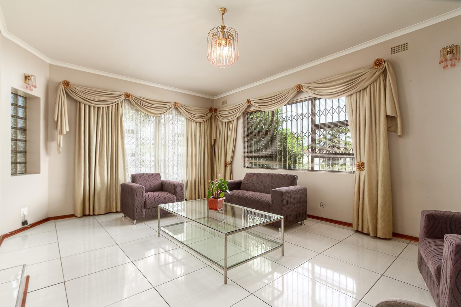 5 Bedroom House in Belhar