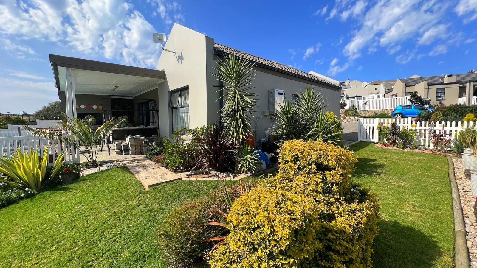 2 Bedroom House in Reebok