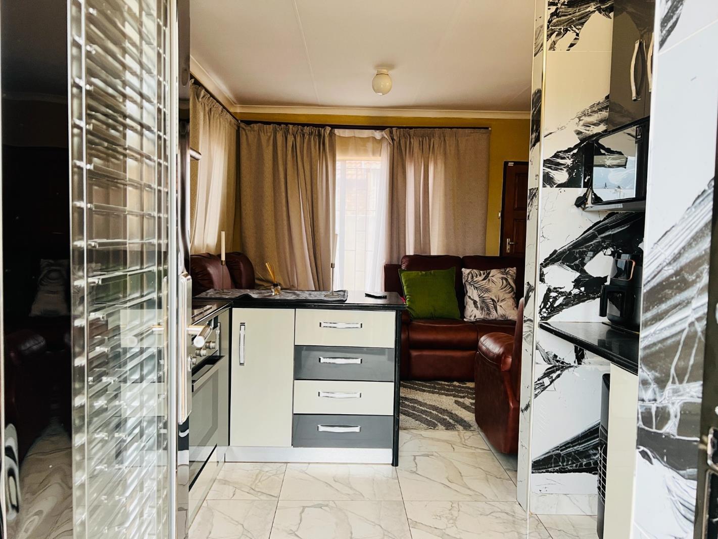 2 Bedroom House in Protea Glen