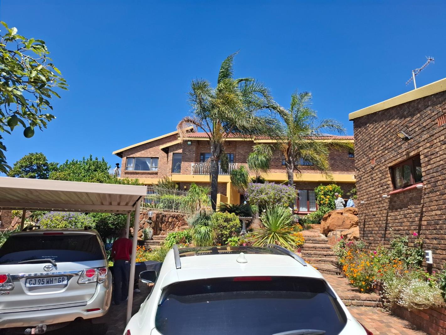 5 Bedroom House in Ridgeway