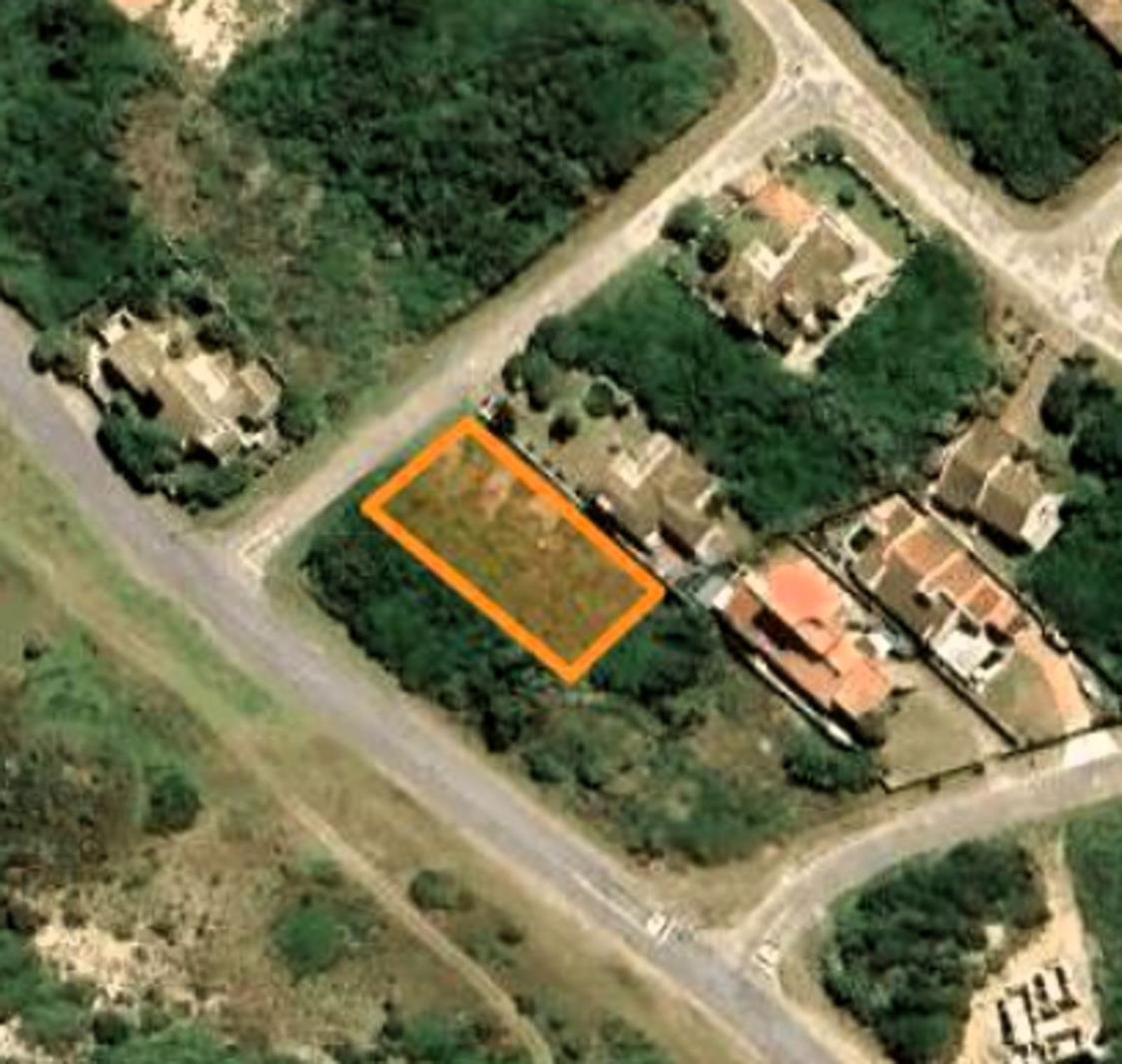 680 m² Land available in St Francis On Sea