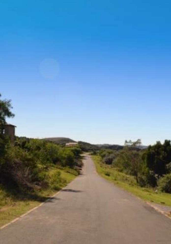 925 m² Land available in Cintsa
