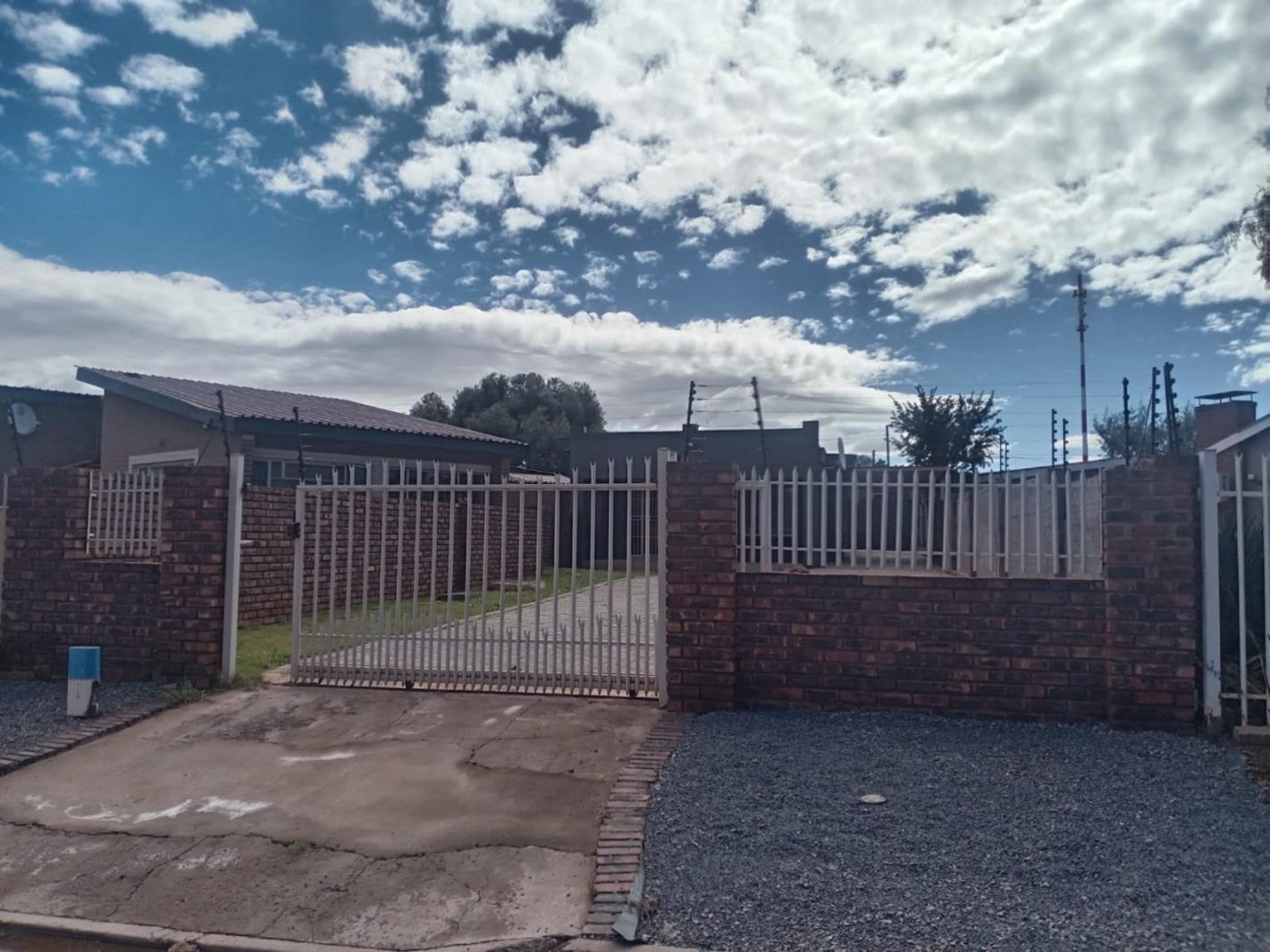 1 Bedroom Apartment in Postmasburg