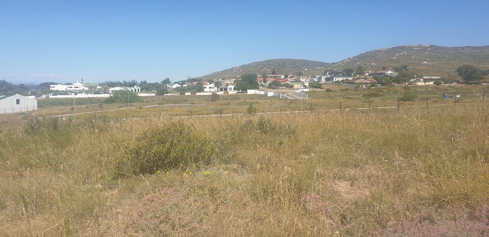 863 m² Land available in St Helena Views