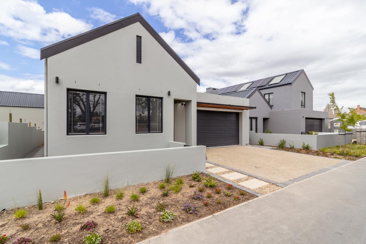 4 Bedroom House in Longlands