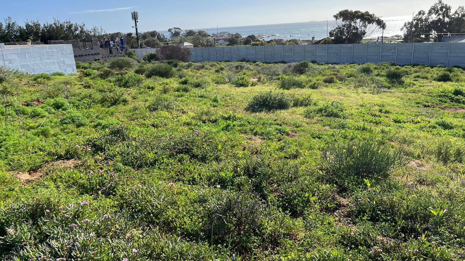 295 m² Land available in St Helena Views