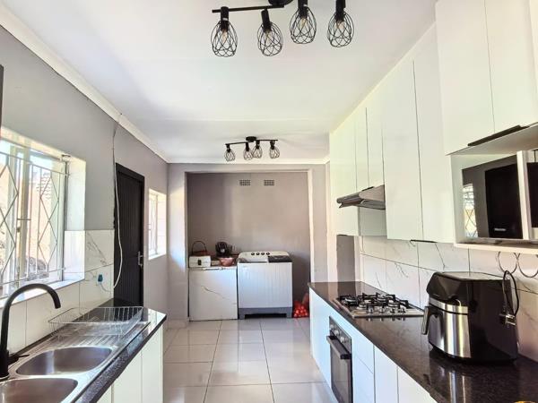 4 Bedroom House in Brackendowns