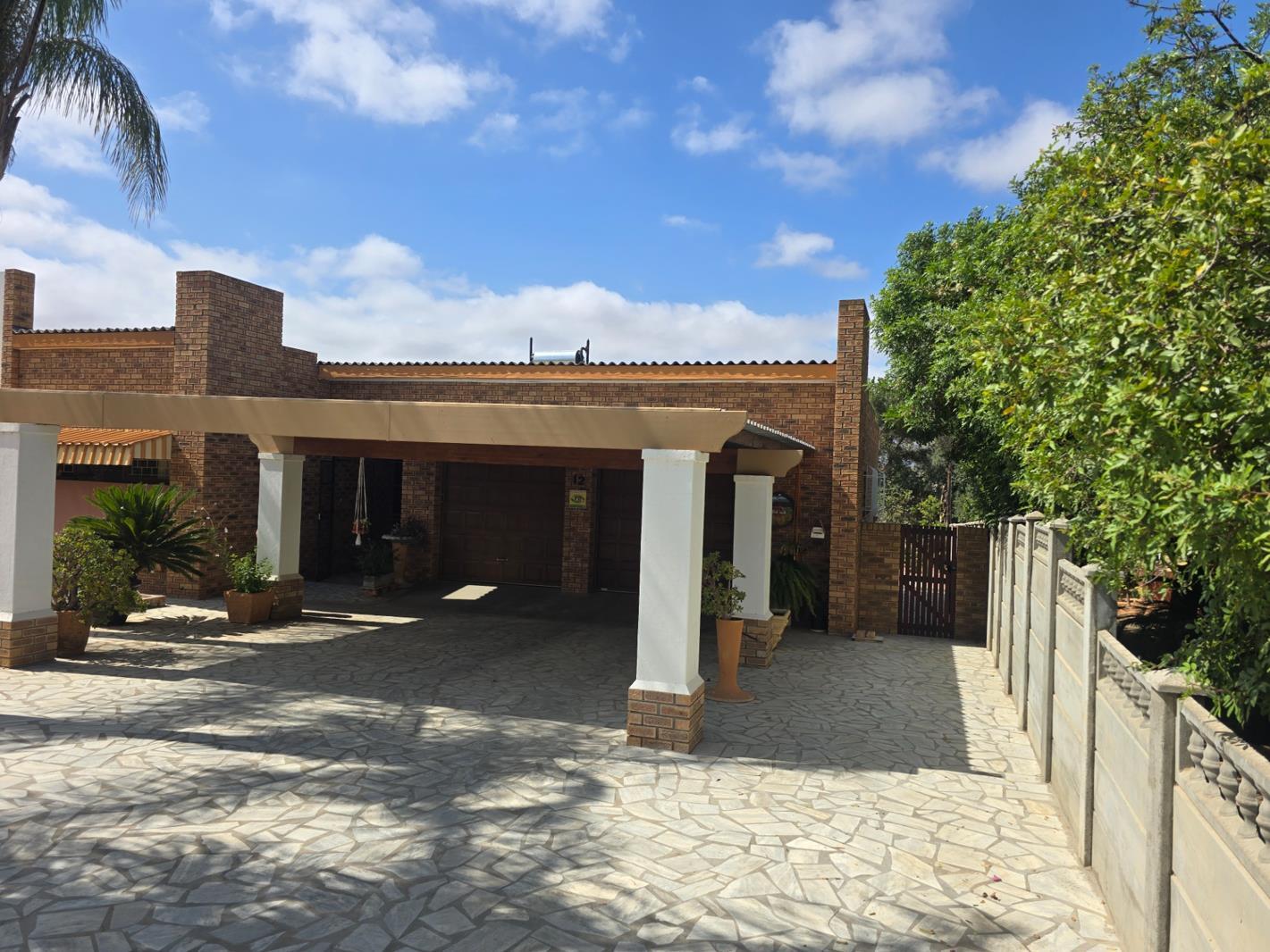 4 Bedroom House in Vanrhynsdorp