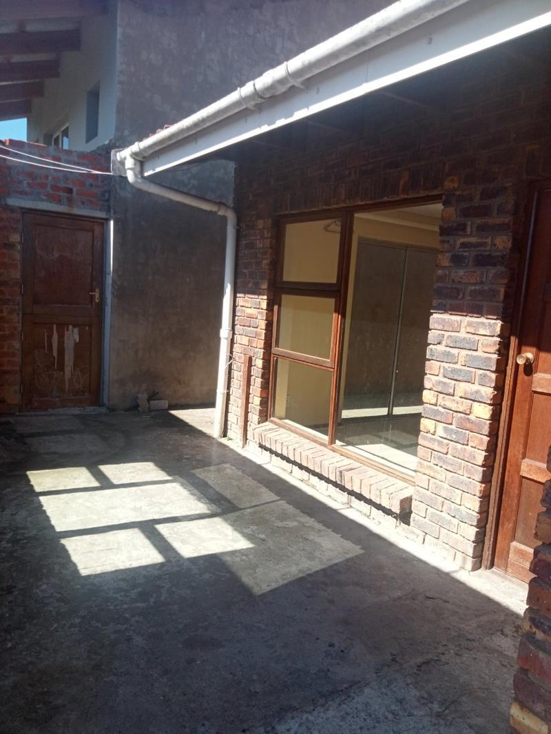 2 Bedroom House in Hornlee