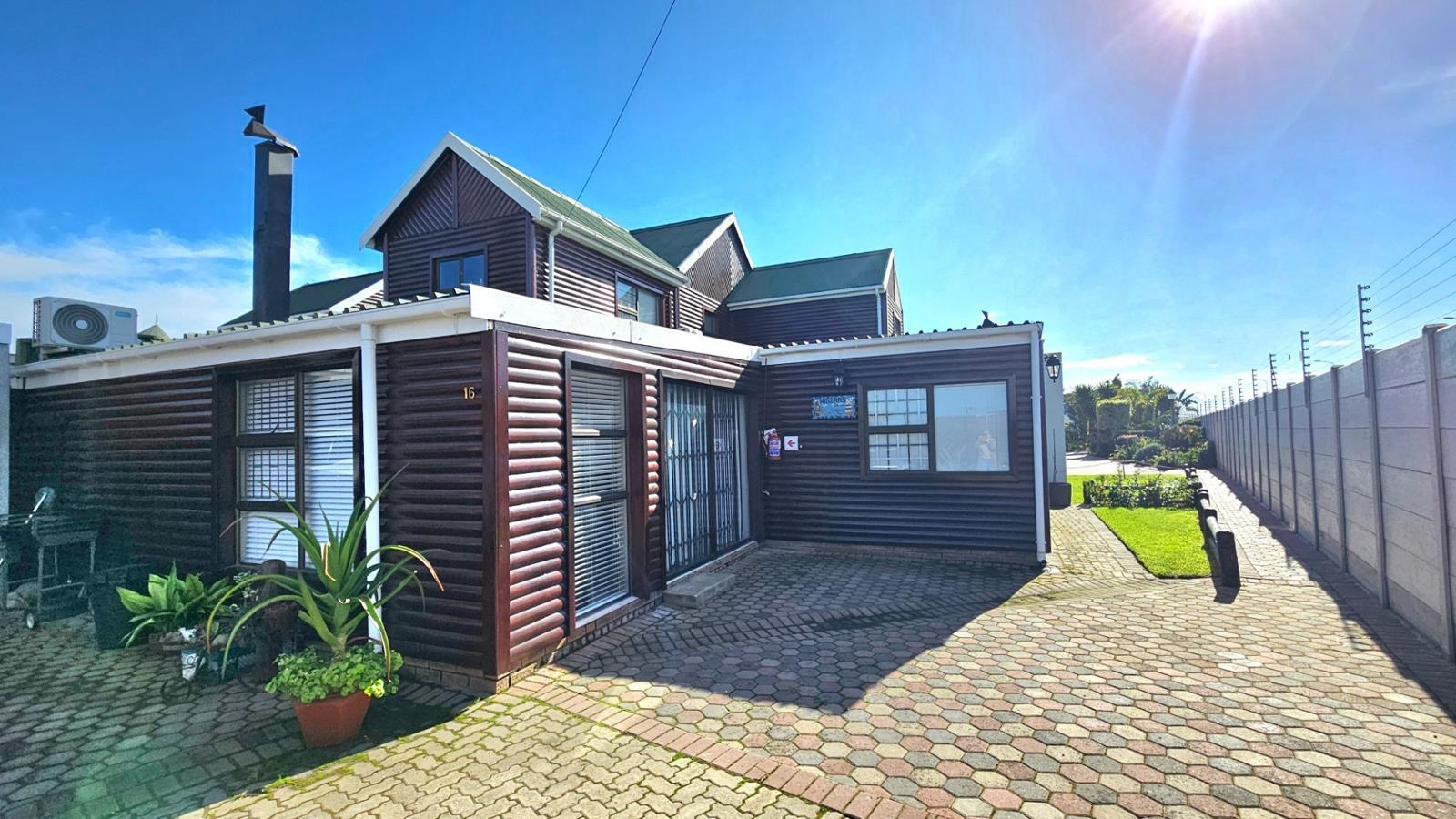 3 Bedroom Townhouse in Hartenbos