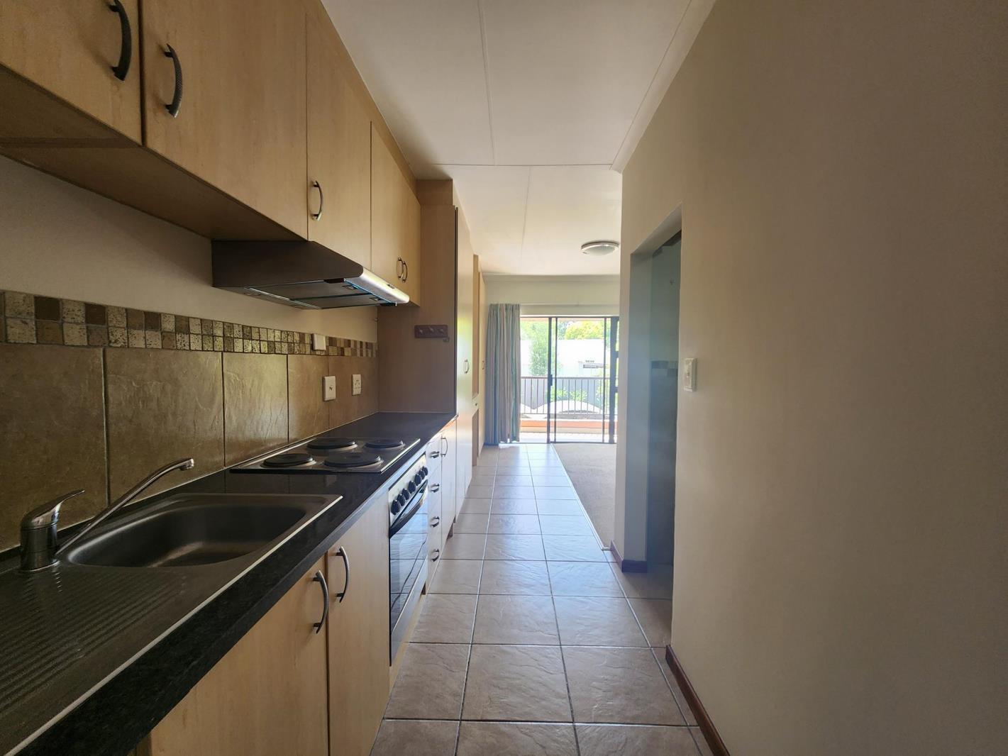 Studio Apartment in Douglasdale
