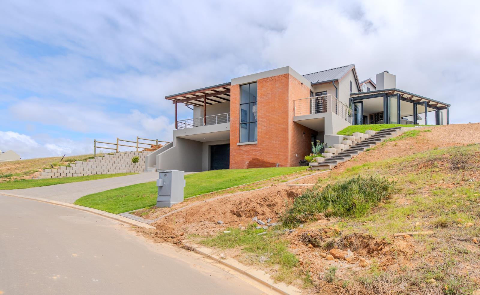 4 Bedroom House in Hartenbos