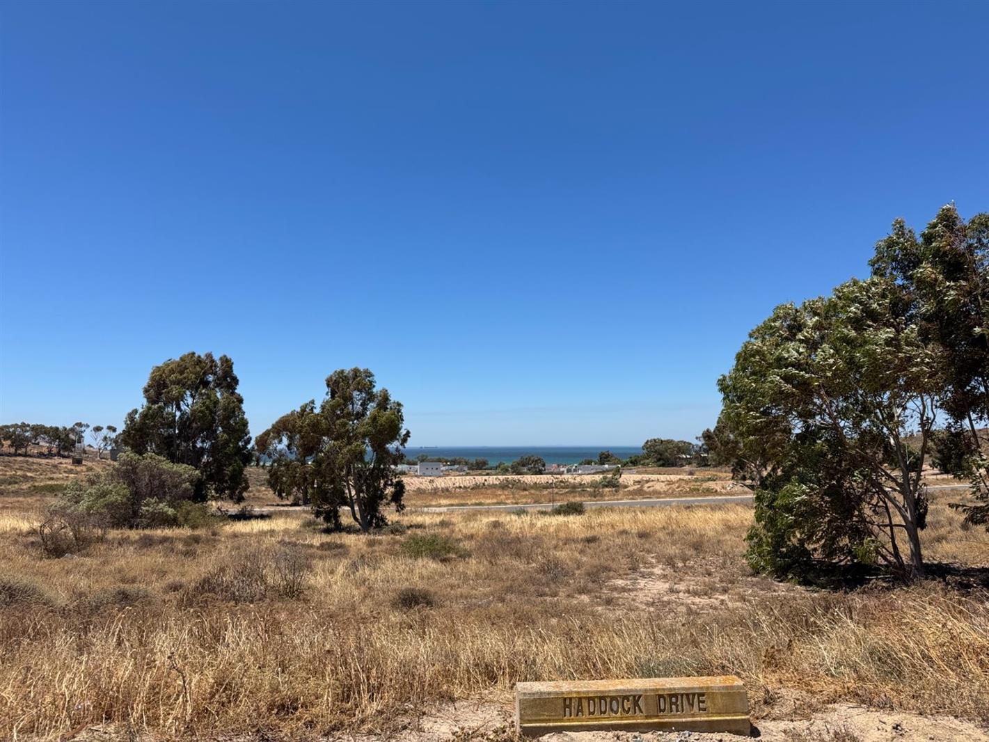476 m² Land available in St Helena Views